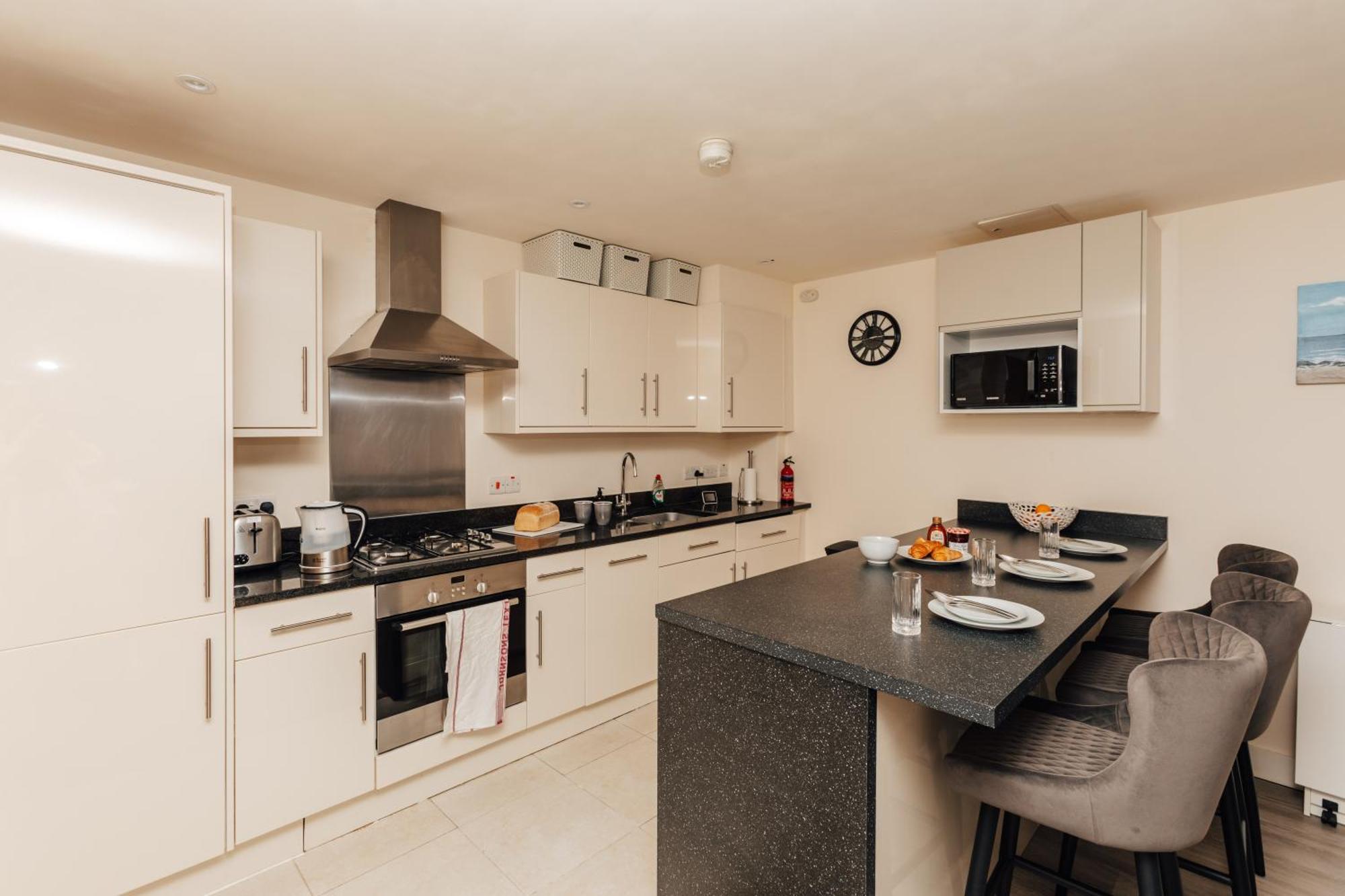 Henley Town Centre With Parking Apartment Exterior photo